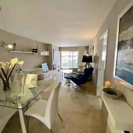 Apartment Peace Views And Terrace In Marbella